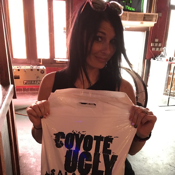 Meet your Posher, Jennifer - Picture 3 of 4